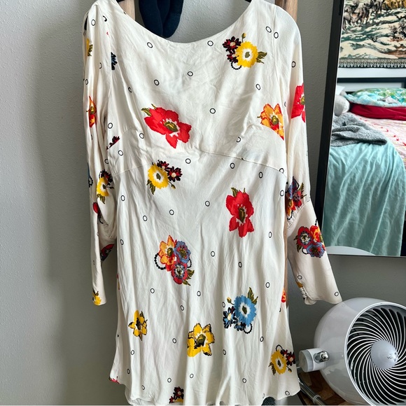 Free People Dresses & Skirts - Free People Floral Peek-a-boo Sleeve Dress